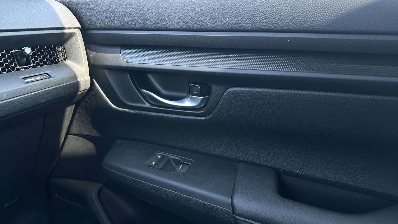 2025 Honda CR-V LX Photo