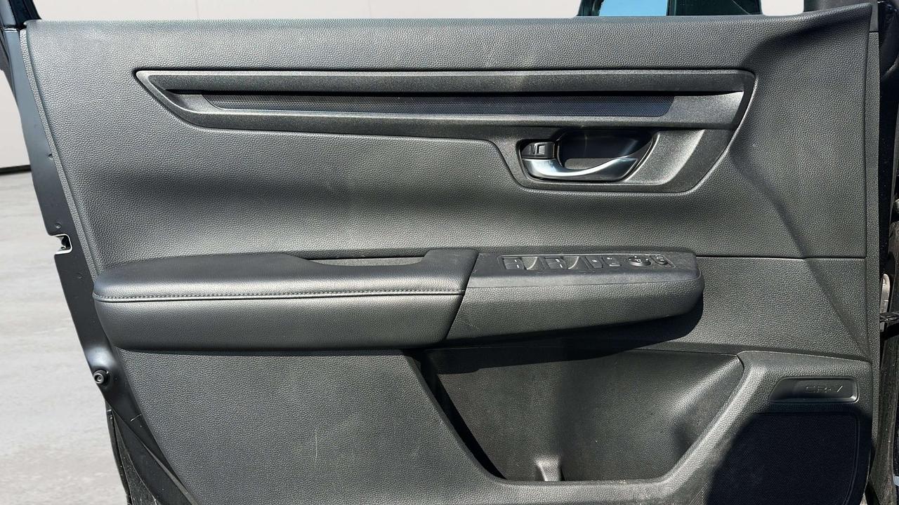 2025 Honda CR-V LX Photo