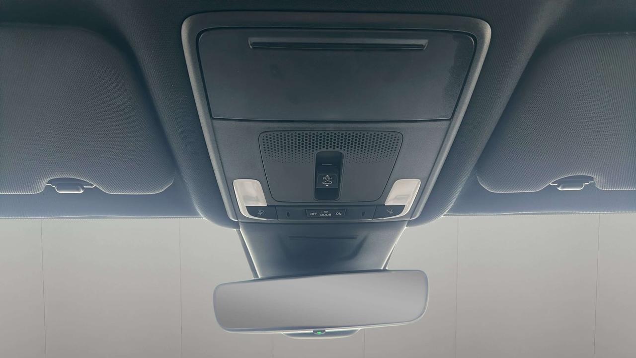 2023 Honda CR-V Touring Photo