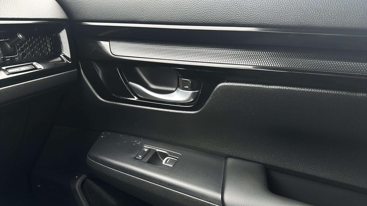 2023 Honda CR-V Touring Photo