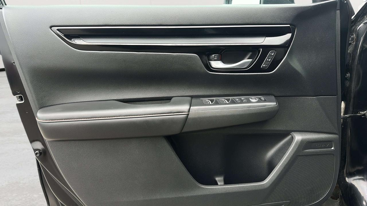 2023 Honda CR-V Touring Photo