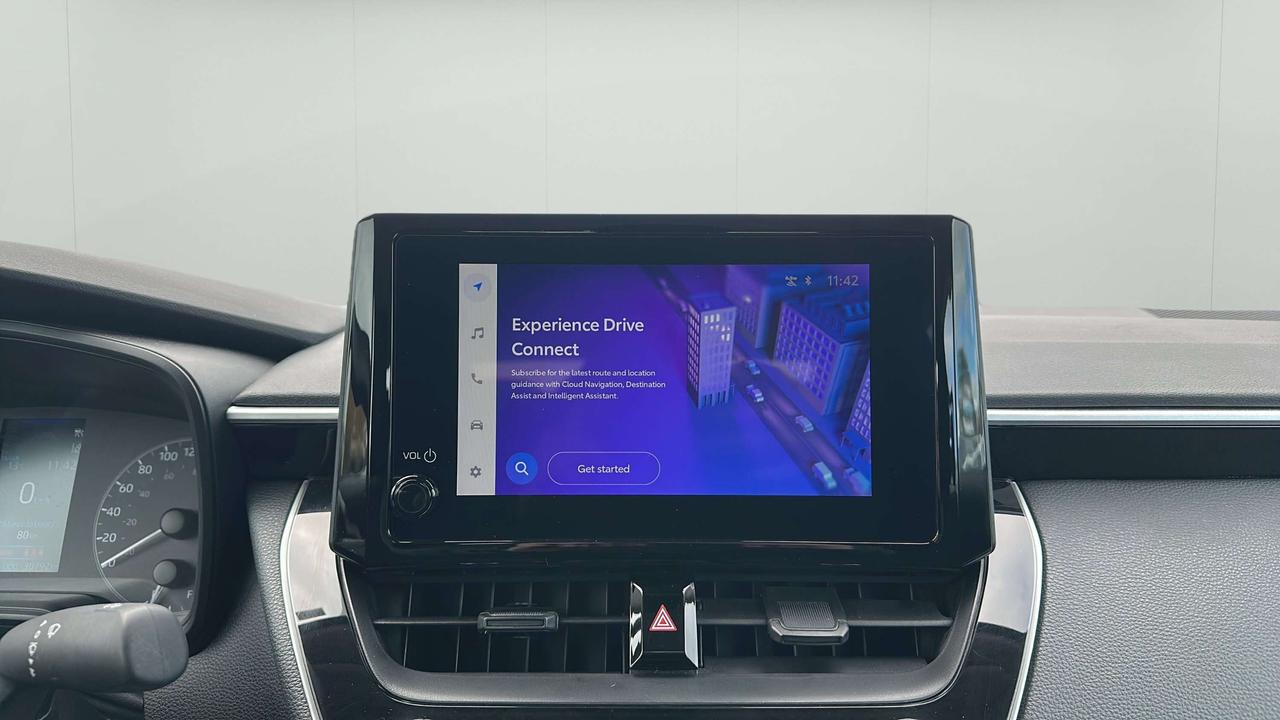 2025 Toyota Corolla LE Photo