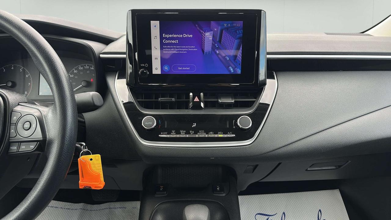 2025 Toyota Corolla LE Photo
