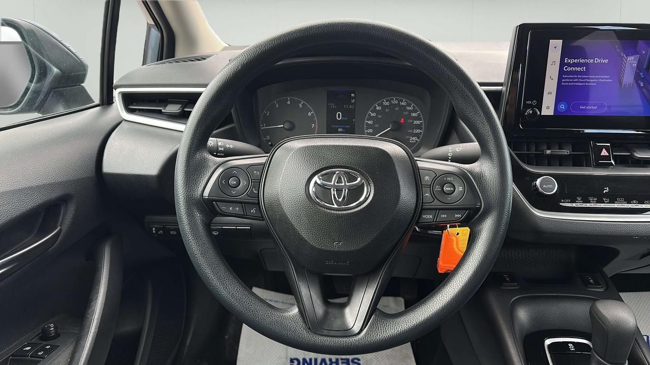 2025 Toyota Corolla LE Photo