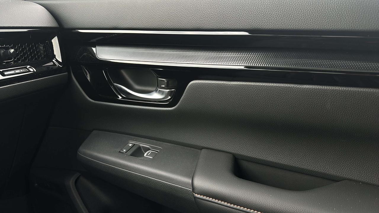 2025 Honda CR-V Touring Photo