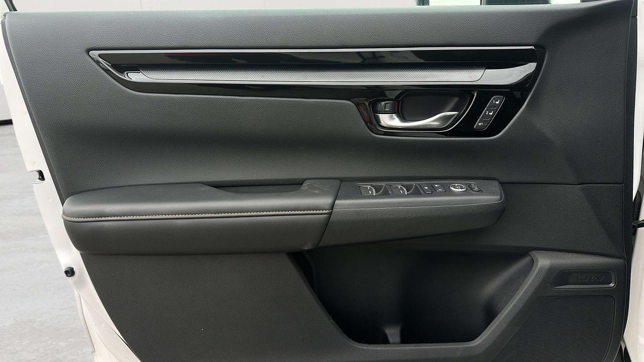 2025 Honda CR-V Touring Photo