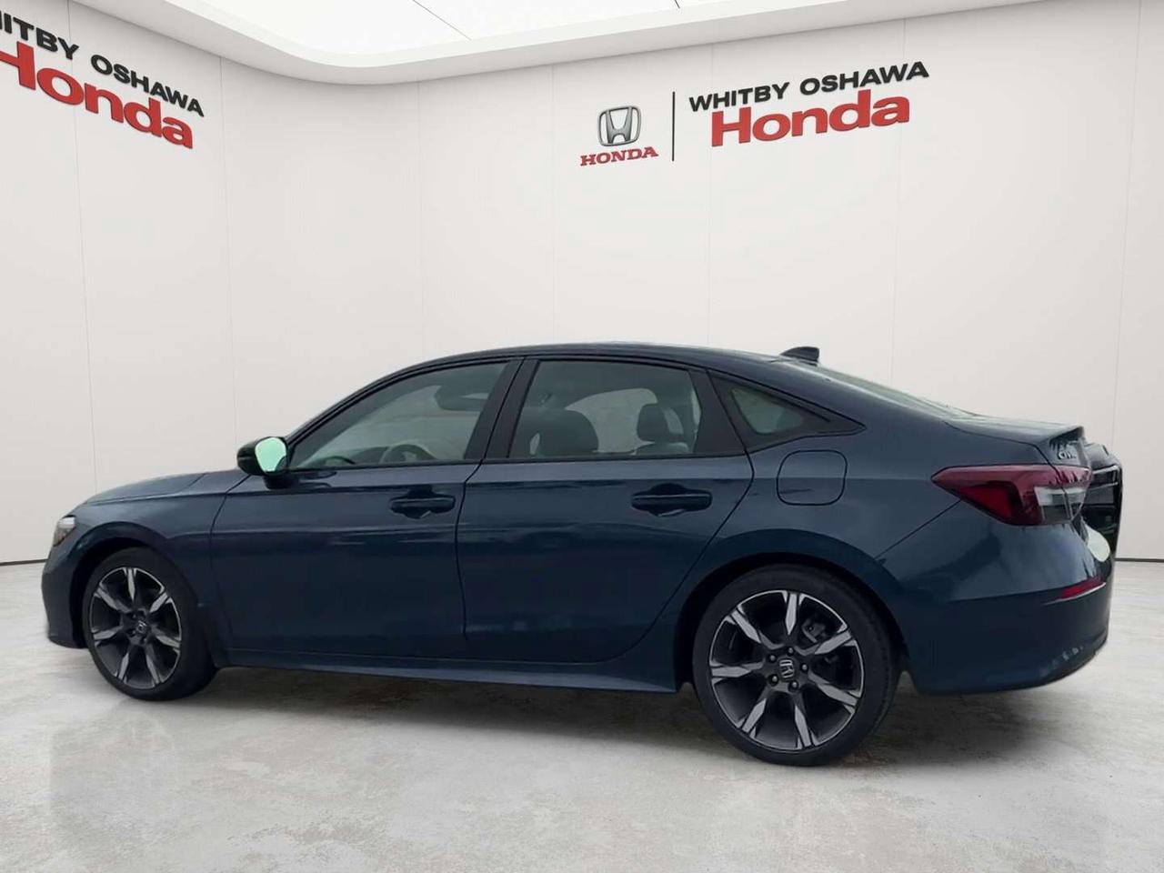 2025 Honda Civic Sport Touring Photo3