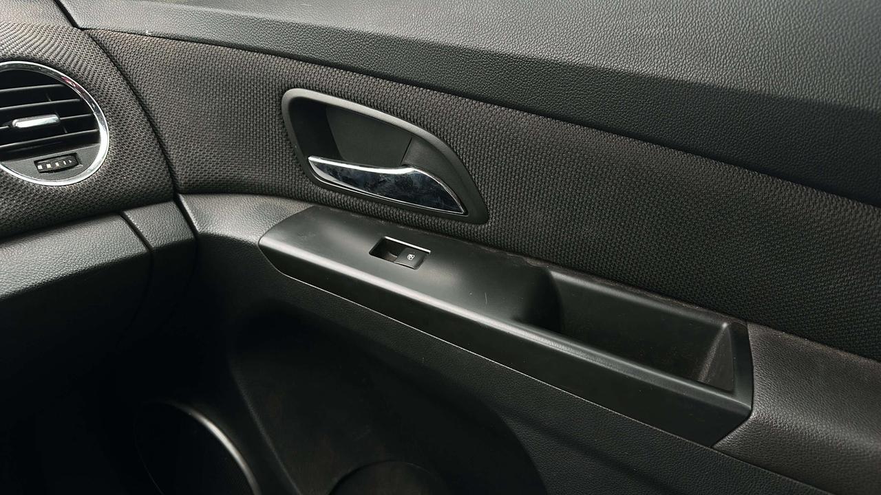 2014 Chevrolet Cruze 2LT Photo