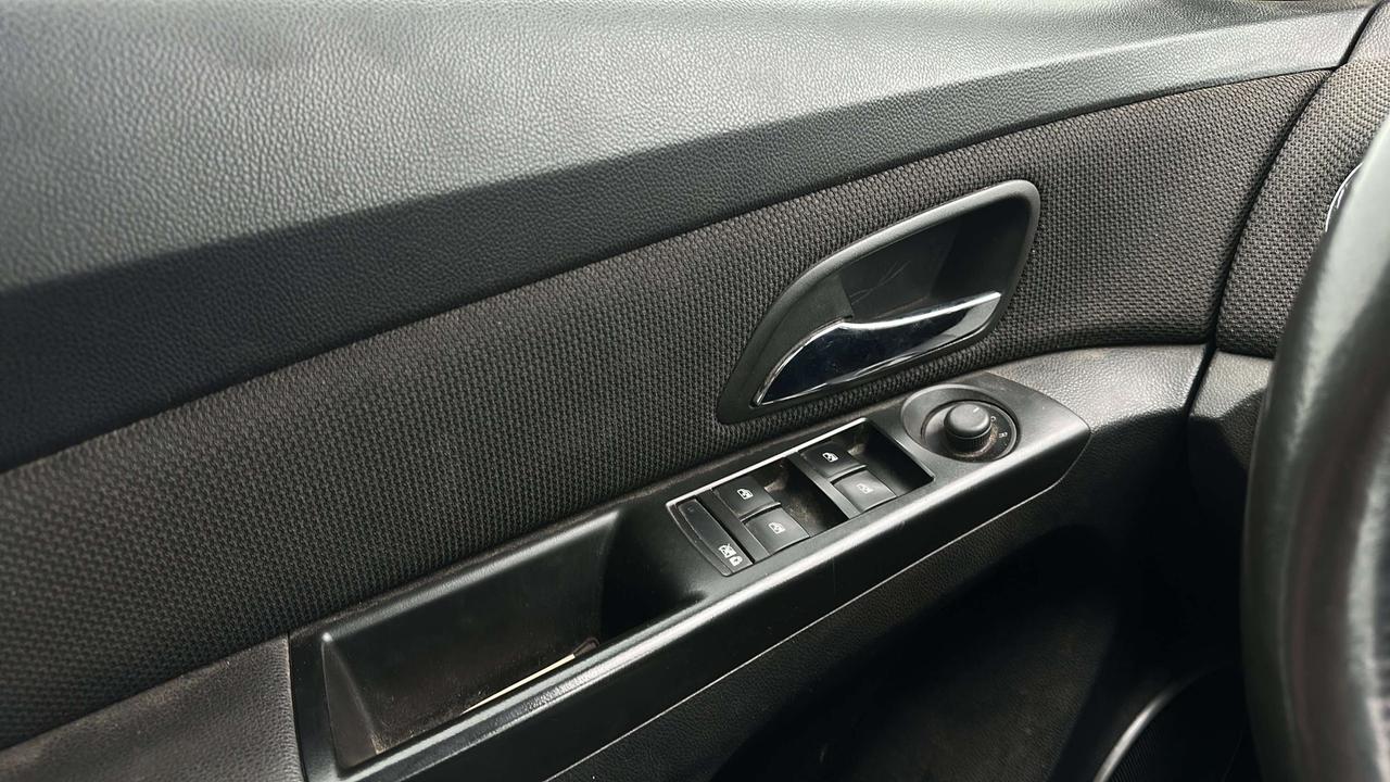 2014 Chevrolet Cruze 2LT Photo