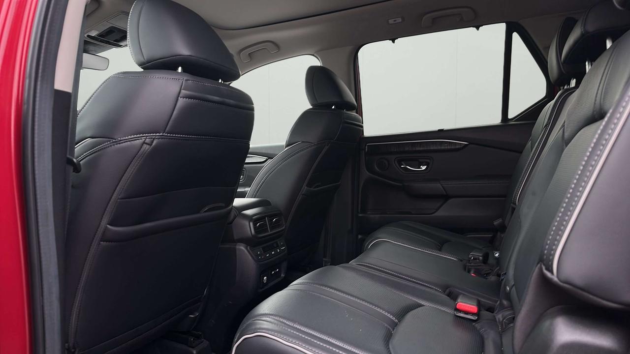 2025 Honda Pilot Touring Photo