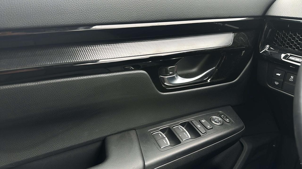 2025 Honda CR-V Sport Photo