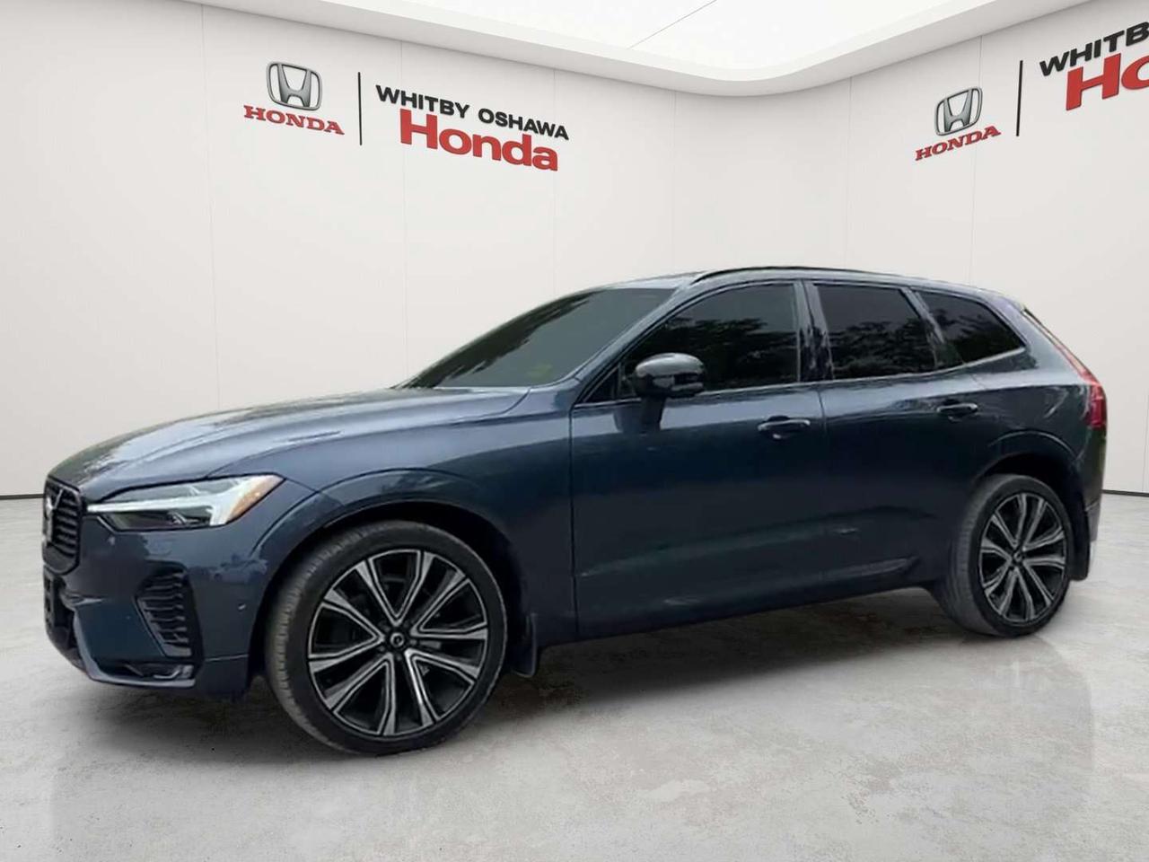 2022 Volvo XC60 B6 R-Design Photo