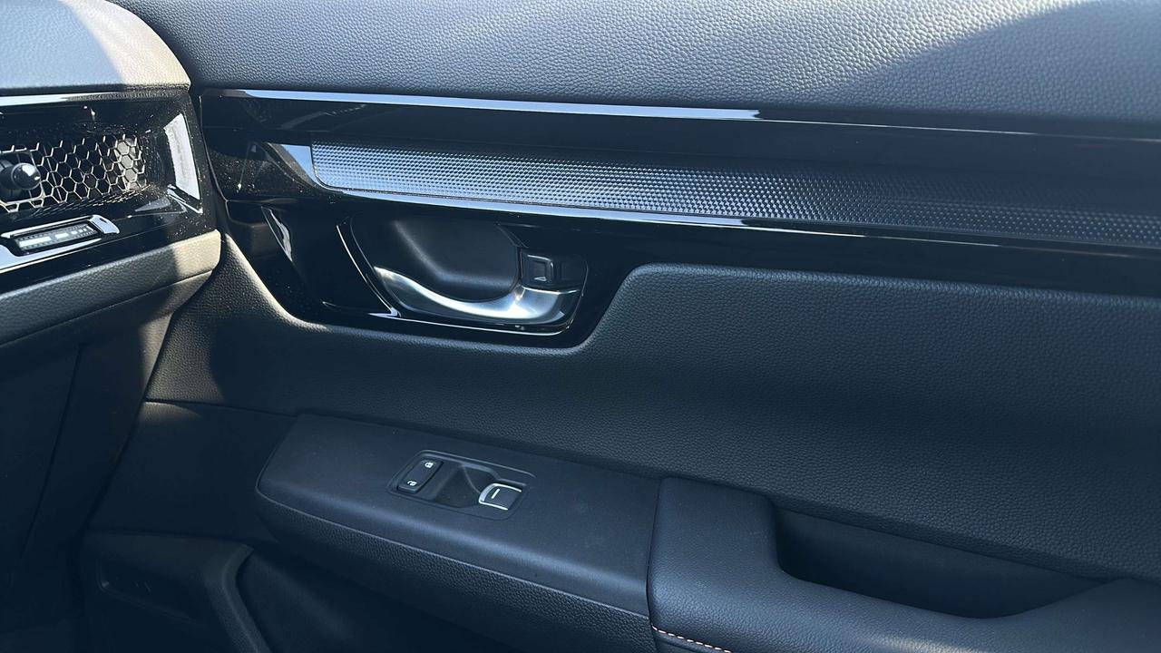 2025 Honda CR-V Touring Photo