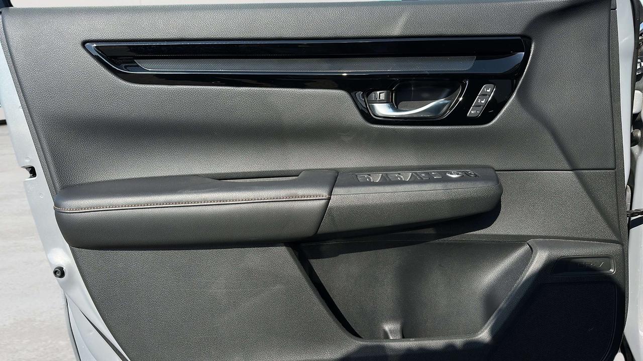 2025 Honda CR-V Touring Photo