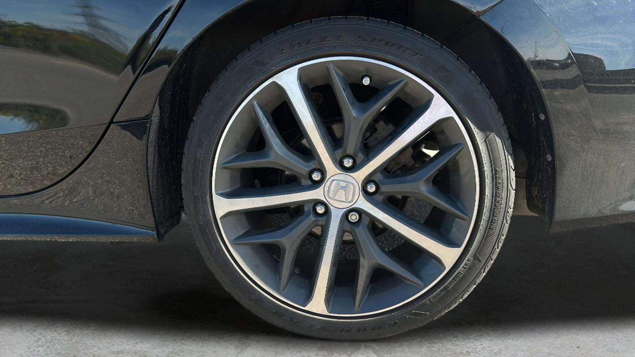2024 Honda Civic Touring Photo