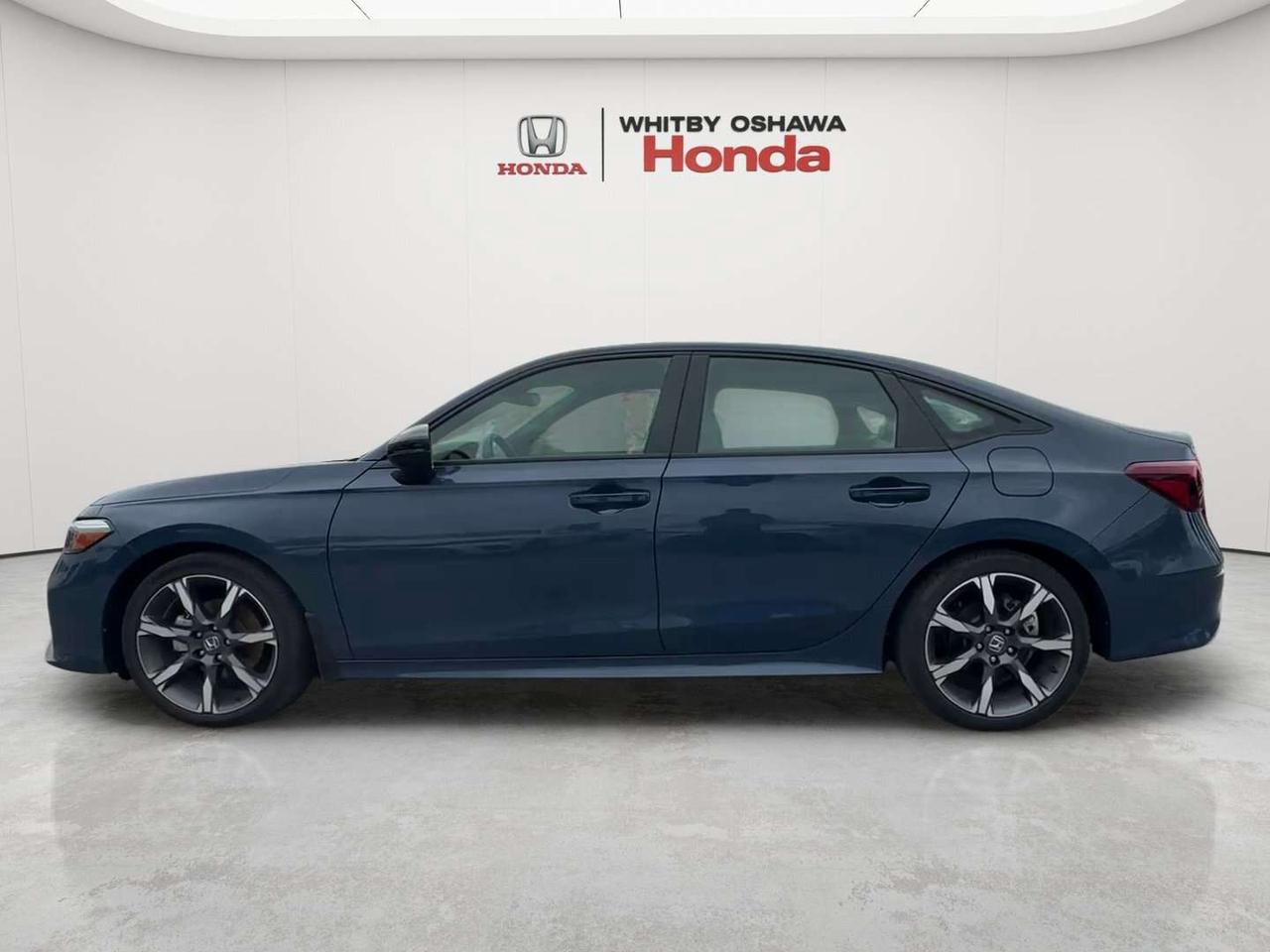 2025 Honda Civic Sport Touring Photo2