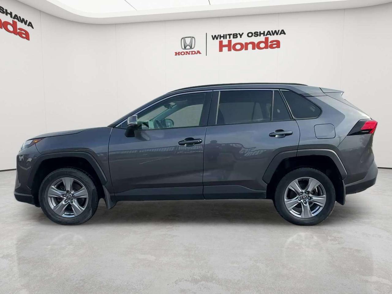 2024 Toyota RAV4 XLE Photo2