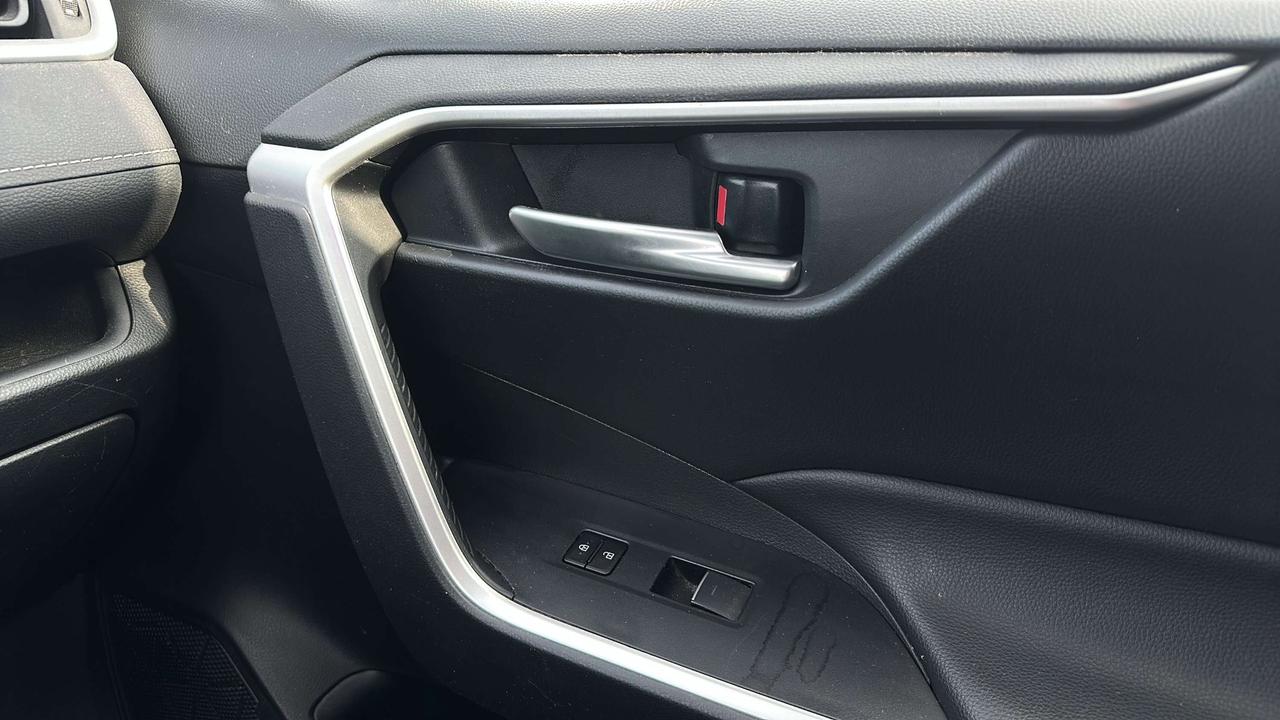 2024 Toyota RAV4 XLE Photo