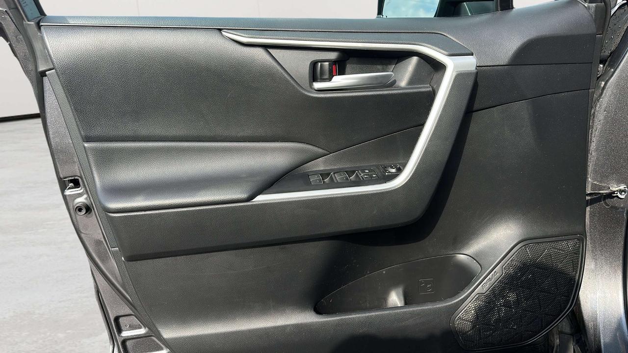 2024 Toyota RAV4 XLE Photo