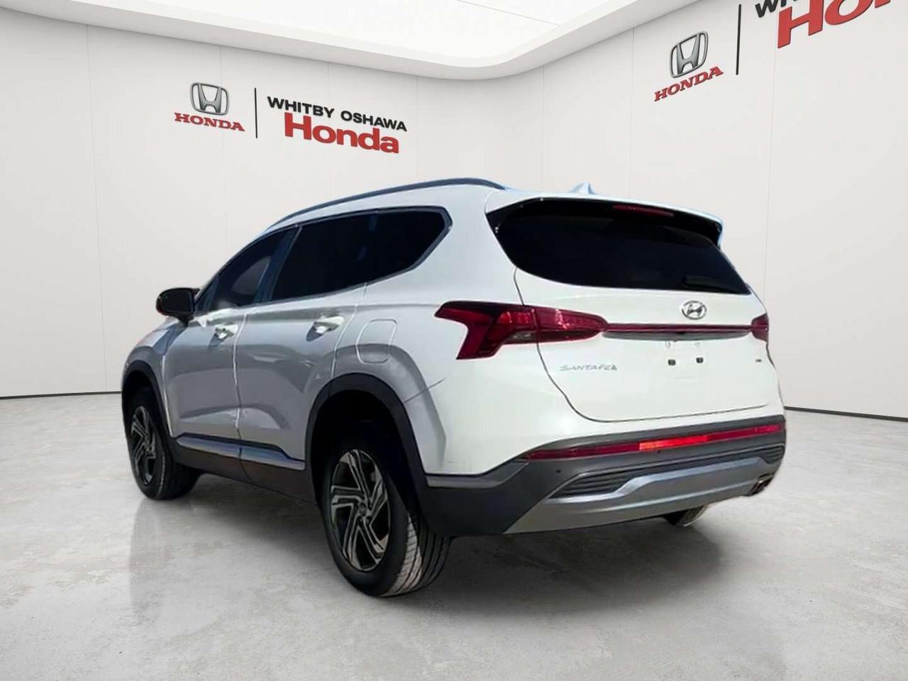 2021 Hyundai Santa Fe Preferred Photo4