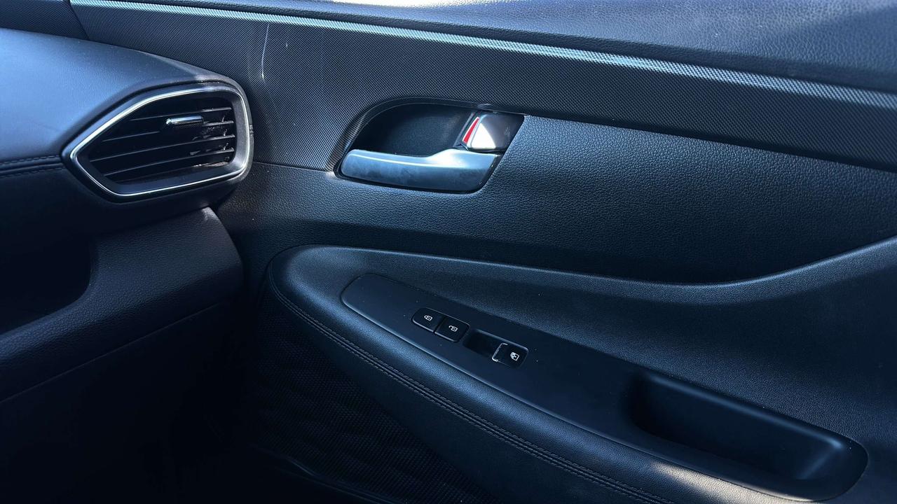 2021 Hyundai Santa Fe Preferred Photo