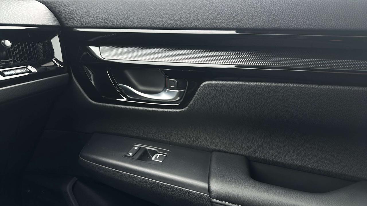 2025 Honda CR-V Sport Photo