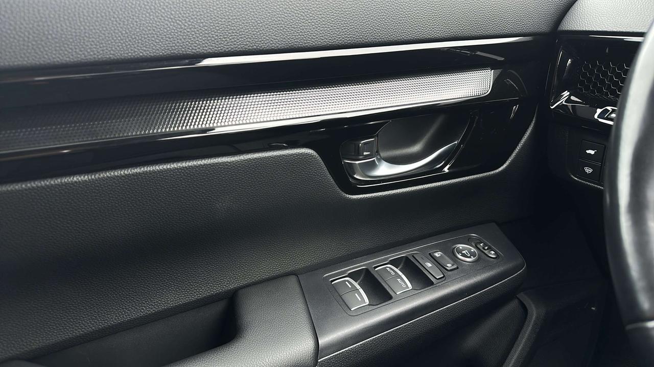 2025 Honda CR-V Sport Photo