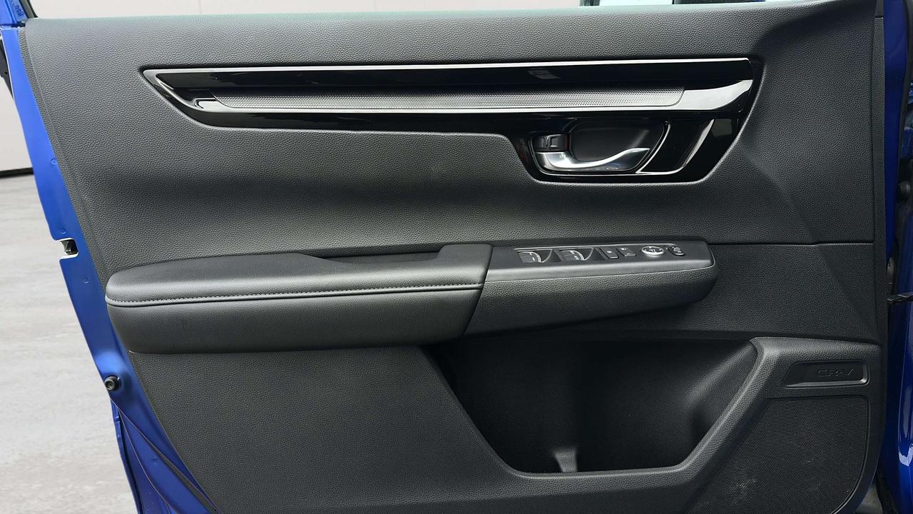 2025 Honda CR-V Sport Photo