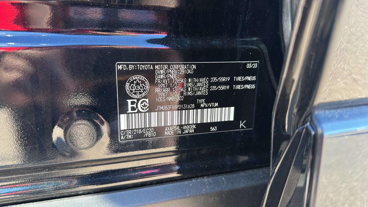 2023 Toyota RAV4 Prime XSE Photo