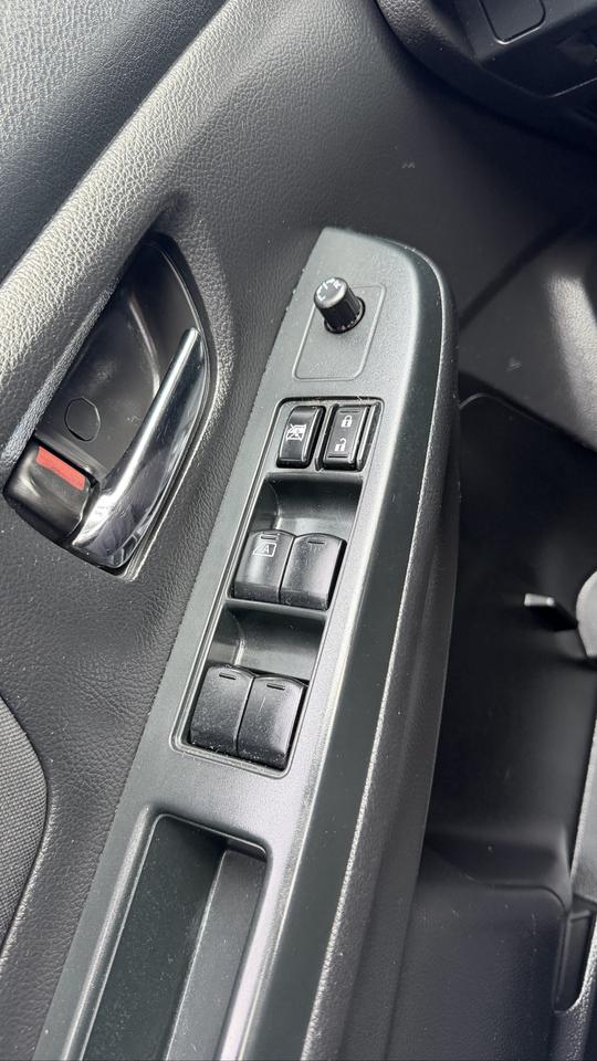 2013 Subaru XV Crosstrek 2.0i w/Touring Pkg Photo
