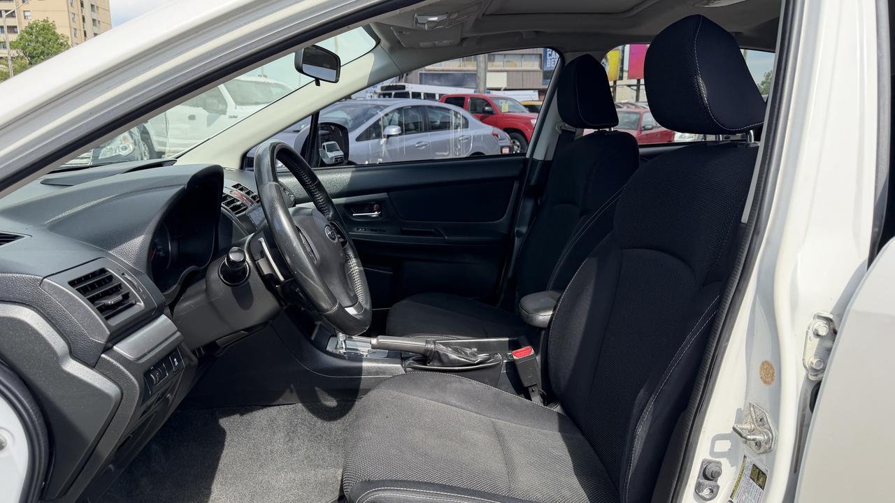 2013 Subaru XV Crosstrek 2.0i w/Touring Pkg Photo