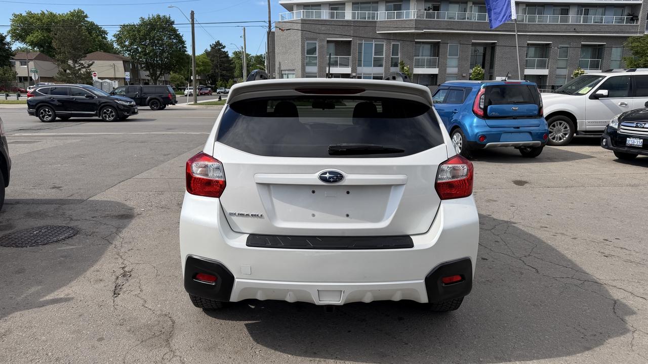 2013 Subaru XV Crosstrek 2.0i w/Touring Pkg Photo