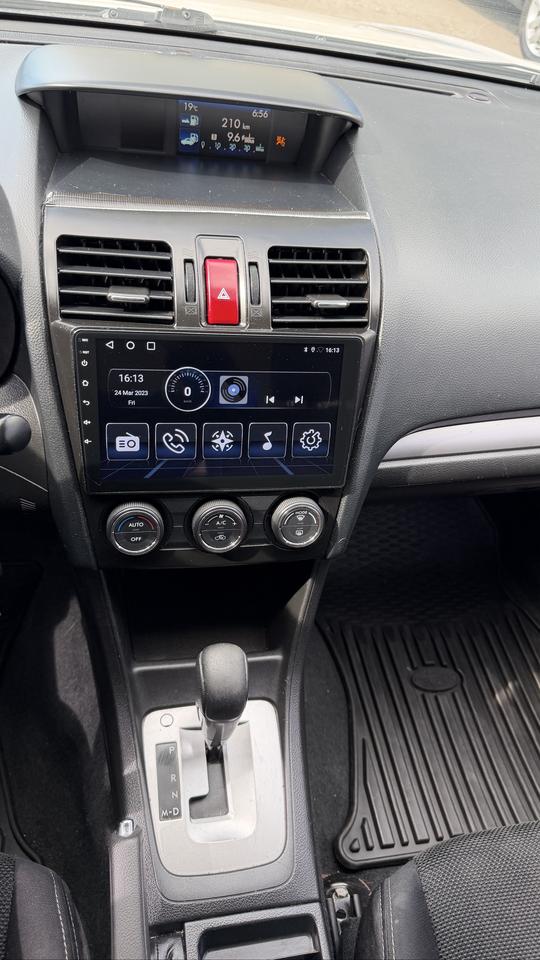 2013 Subaru XV Crosstrek 2.0i w/Touring Pkg Photo