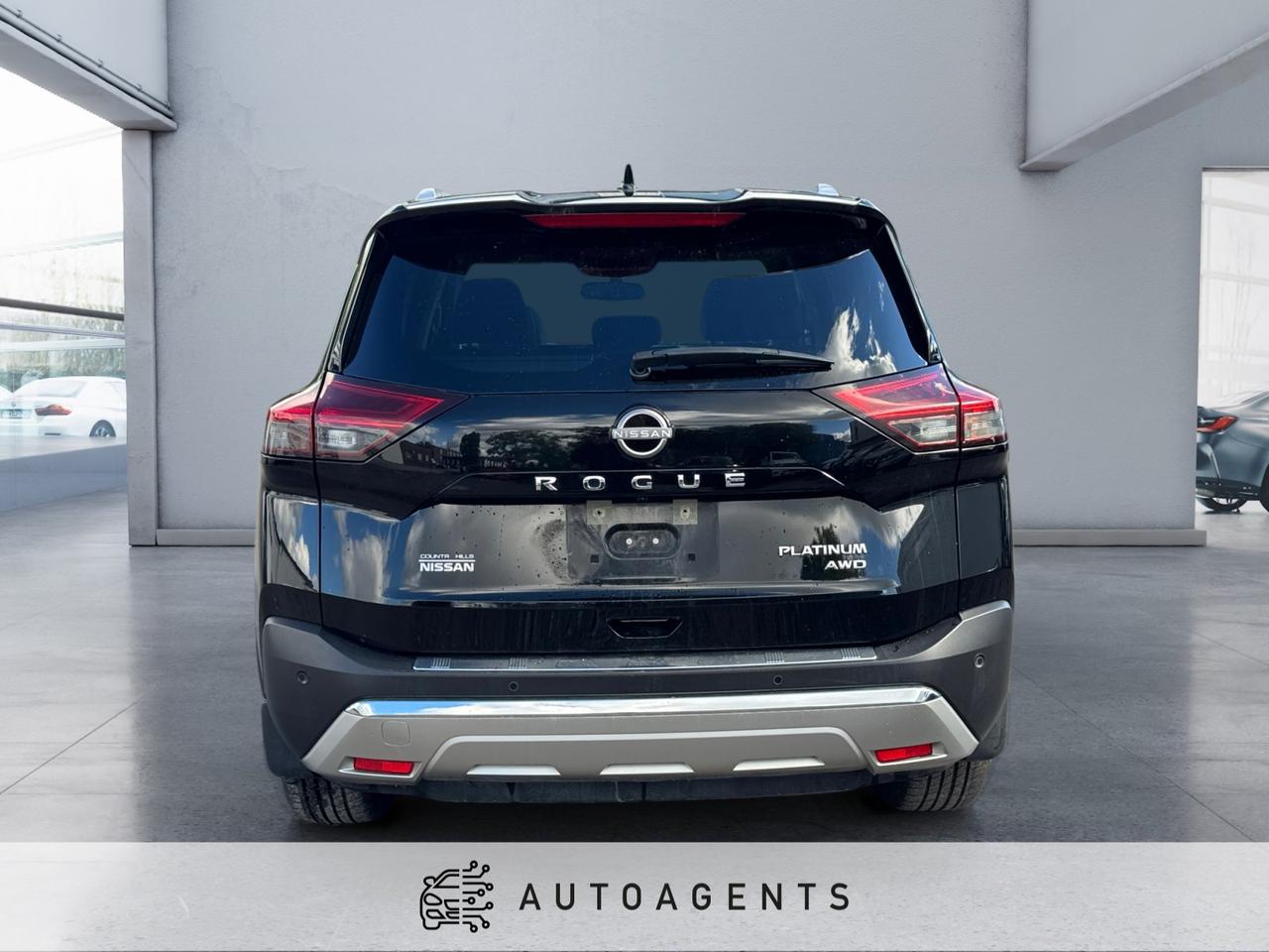 2023 Nissan Rogue Platinum AWD Photo3