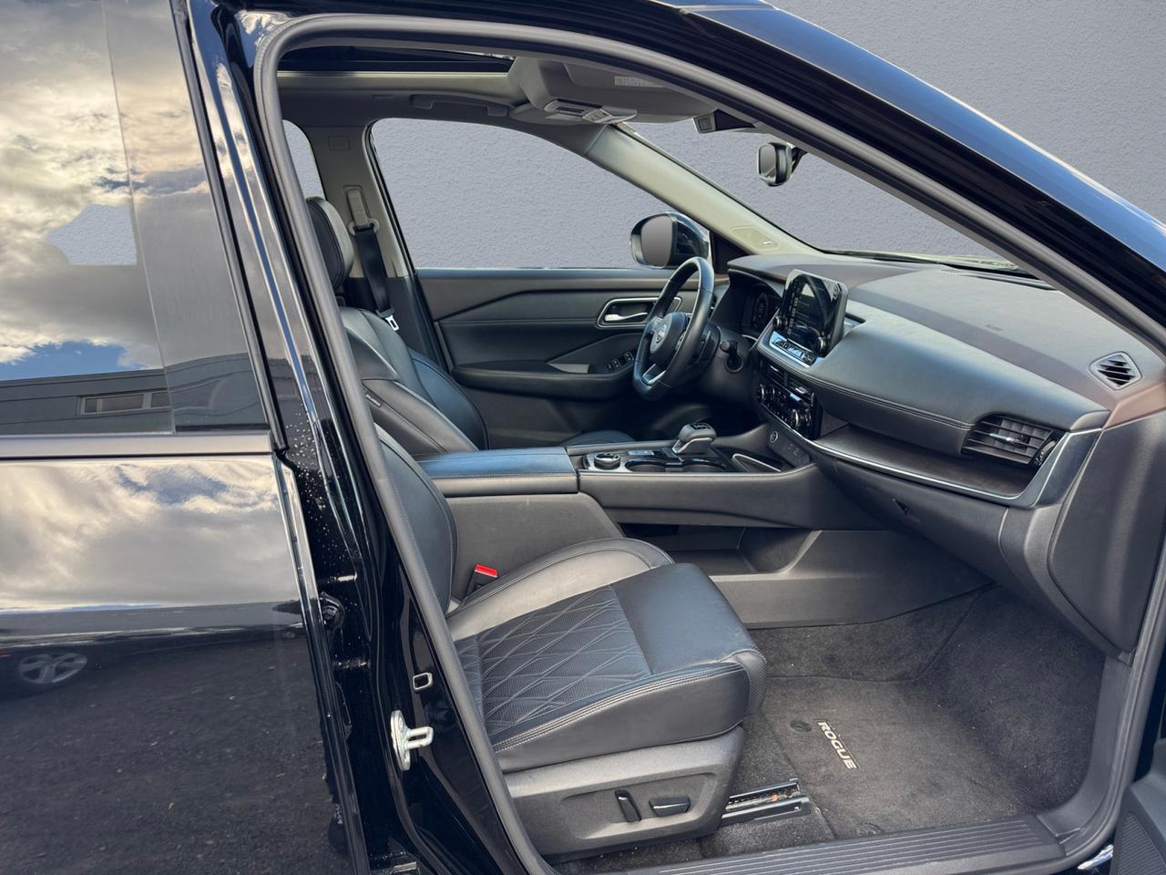 2023 Nissan Rogue Platinum AWD Photo