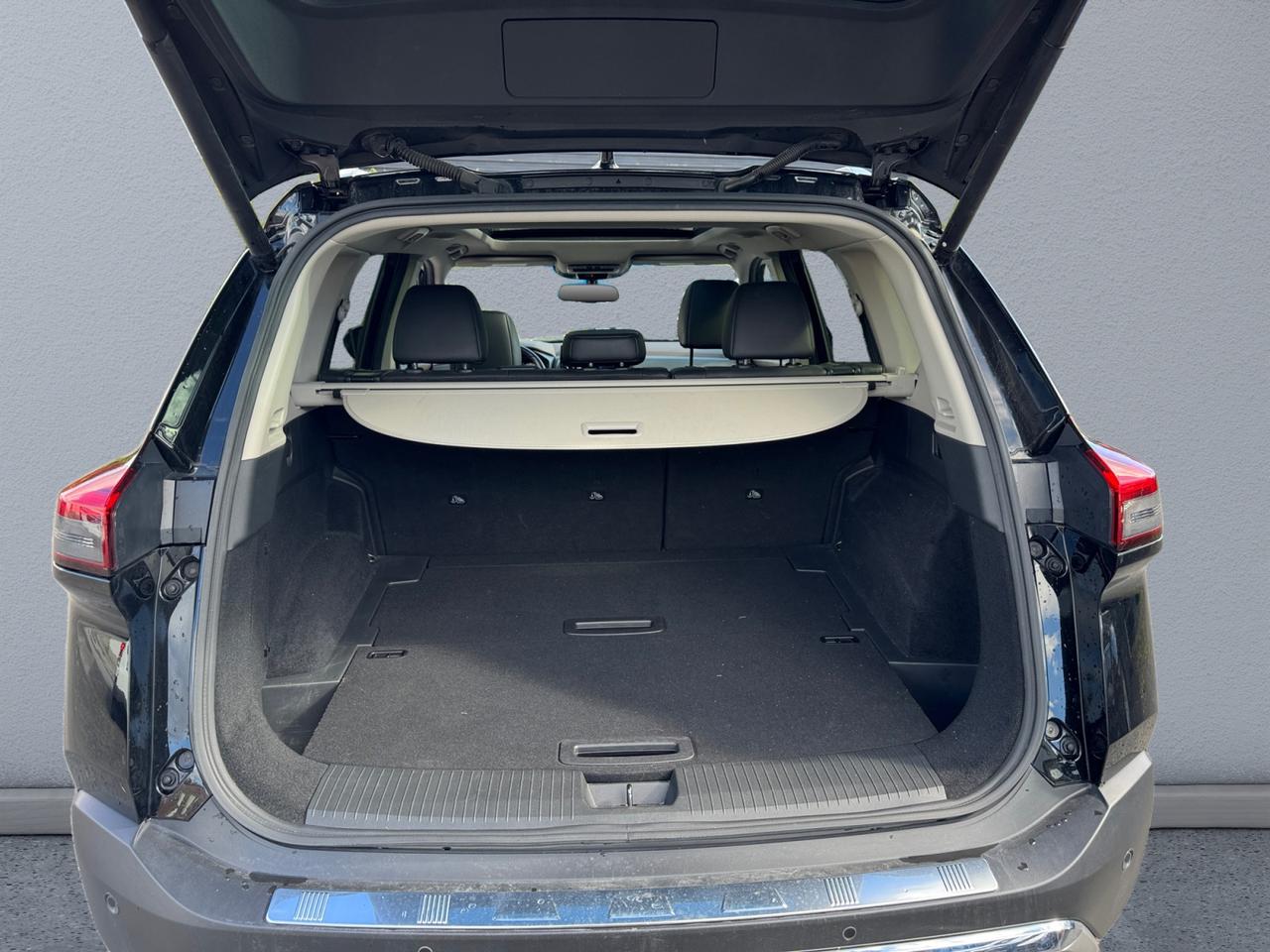 2023 Nissan Rogue Platinum AWD Photo