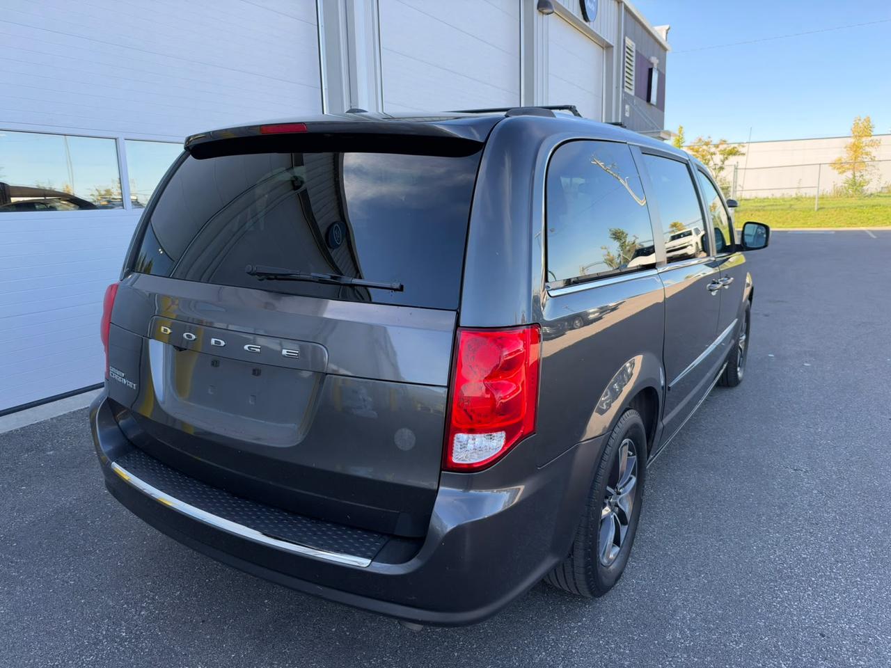 2016 Dodge Grand Caravan SXT Premium Plus - NOACC|ENTPKG|NAVI|LEATHER Photo4