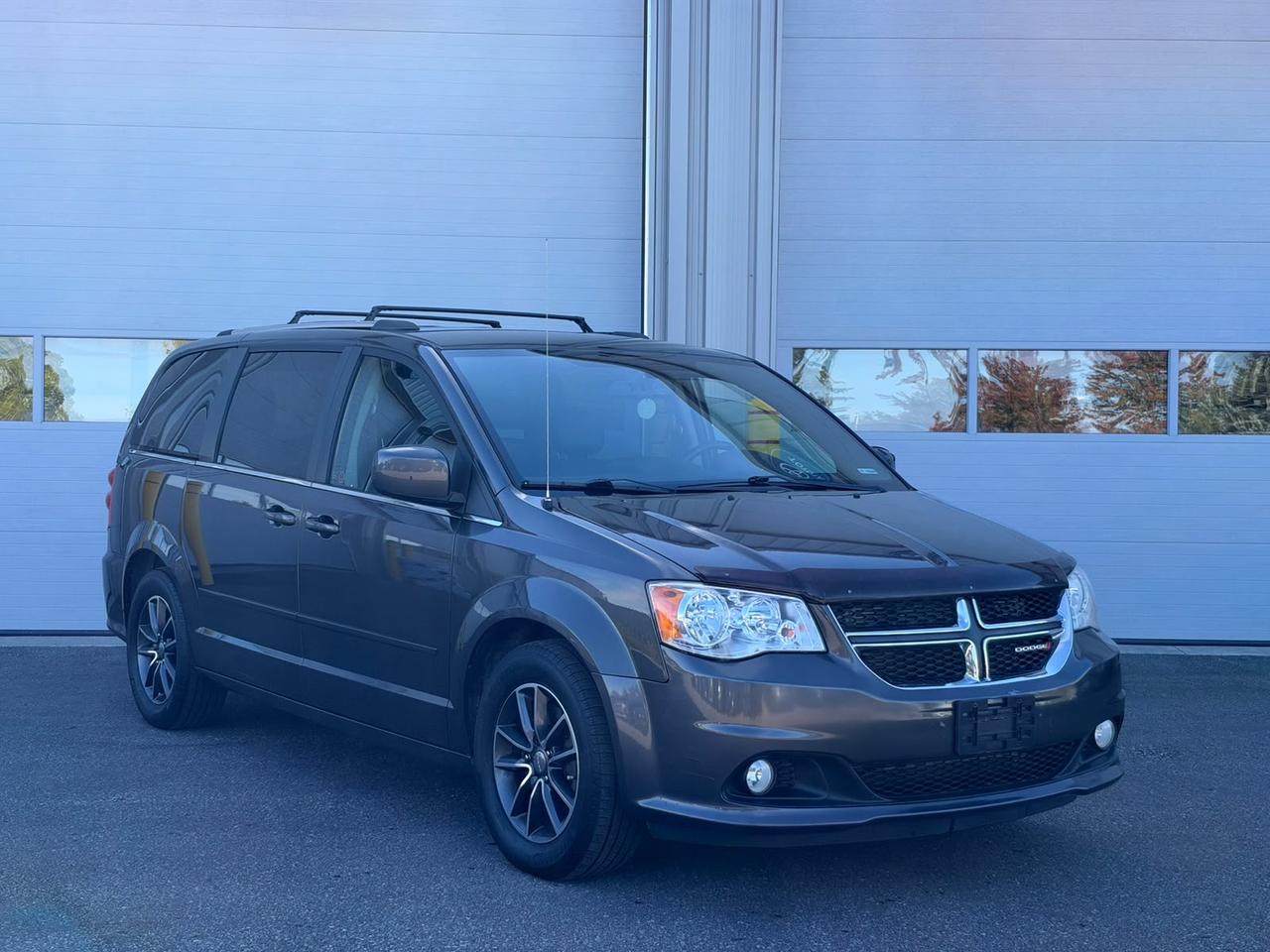 2016 Dodge Grand Caravan SXT Premium Plus - NOACC|ENTPKG|NAVI|LEATHER Photo