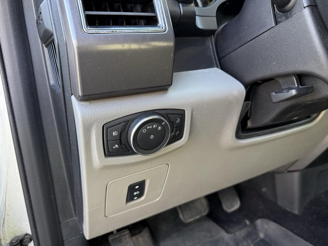 2017 Ford F-150 4WD SuperCrew 145" Photo
