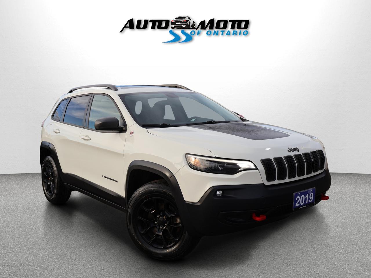 2019 Jeep Cherokee TRAILHAWK ELITE 4X4 *ACCIDENT FREE* CAMERA NAV BLUETOOTH LEATHER HEATED SEATS PANO ROOF CRUISE ALLOYS - Photo #1