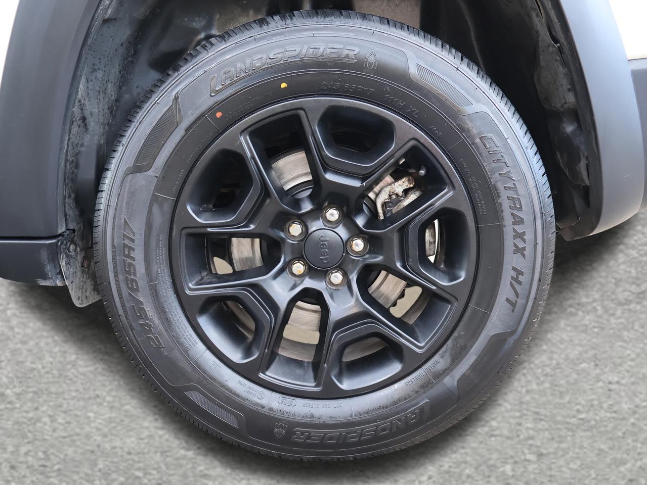 2019 Jeep Cherokee TRAILHAWK ELITE 4X4 *ACCIDENT FREE* CAMERA NAV BLUETOOTH LEATHER HEATED SEATS PANO ROOF CRUISE ALLOYS Photo