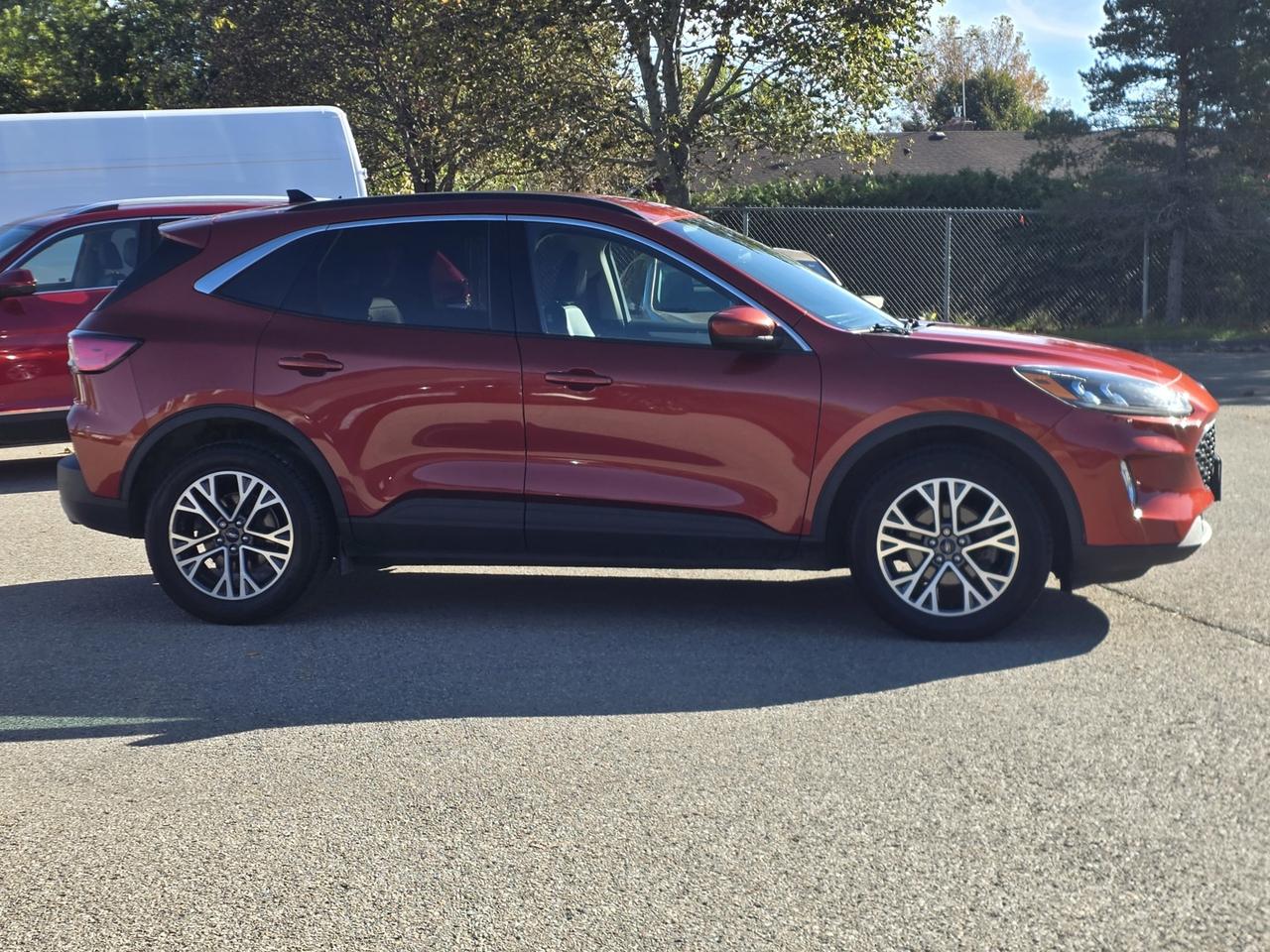 2020 Ford Escape SEL 2.0L AWD Photo3