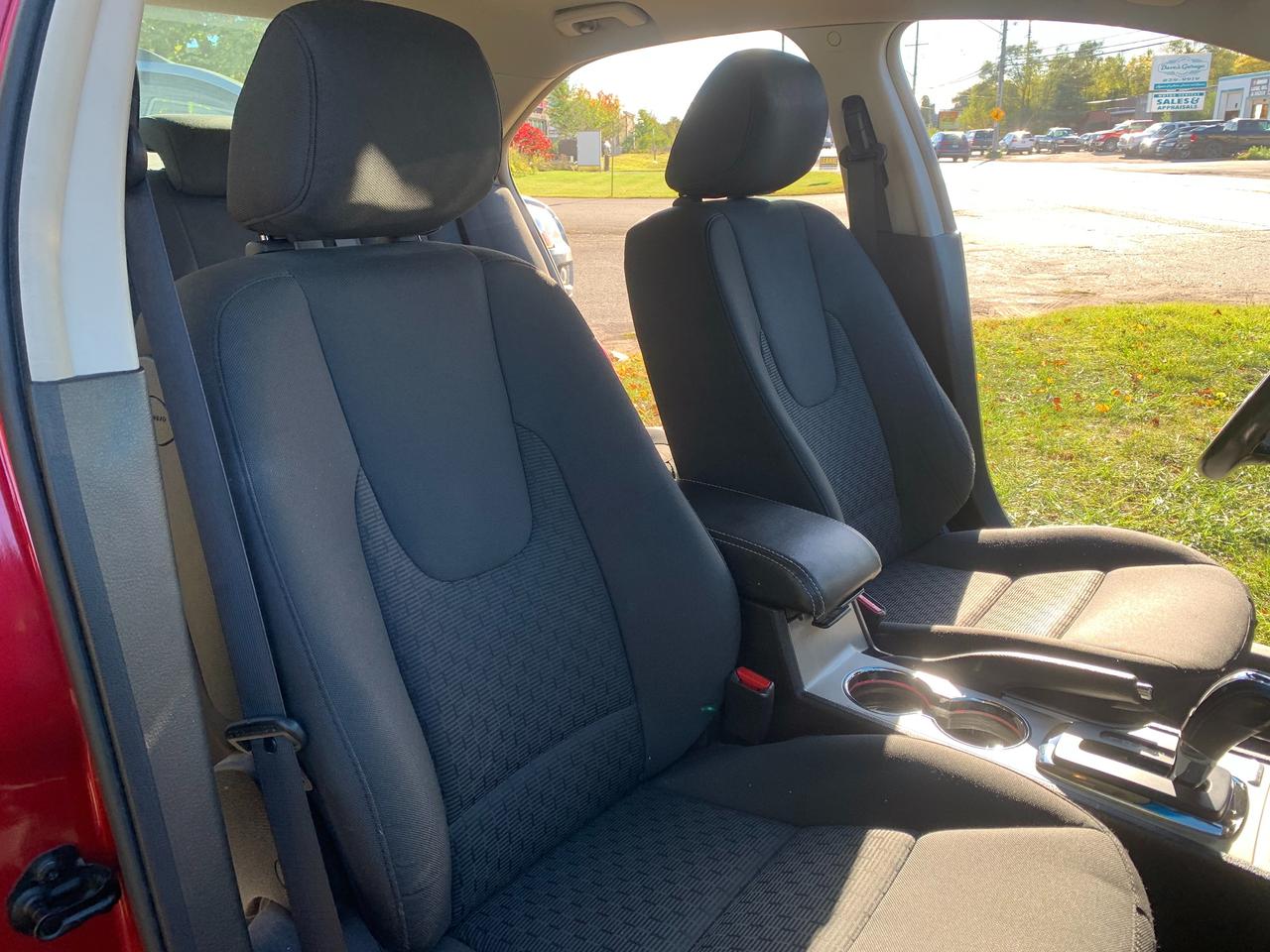2010 Ford Fusion 1 OWNER 65KM NEW TIRES BRAKES SAFETY INC Photo