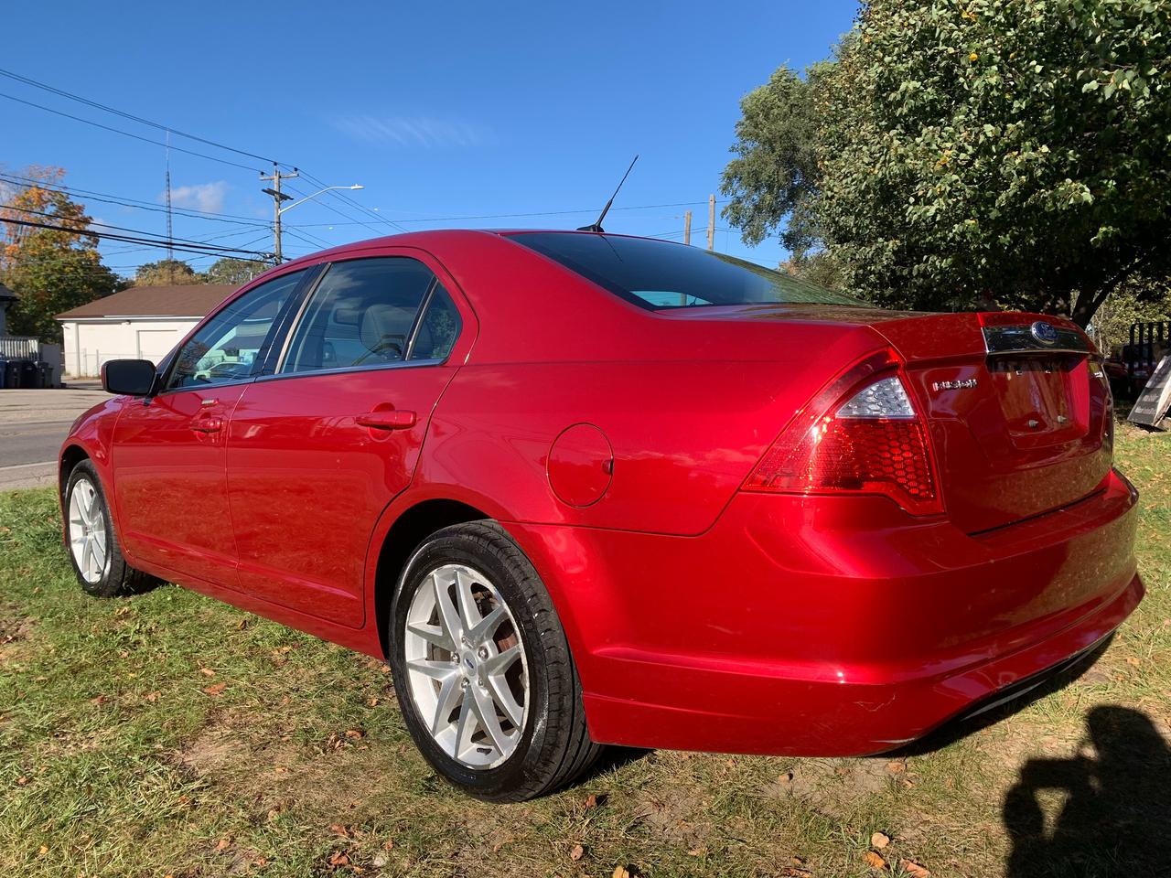 2010 Ford Fusion 1 OWNER 65KM NEW TIRES BRAKES SAFETY INC Photo3
