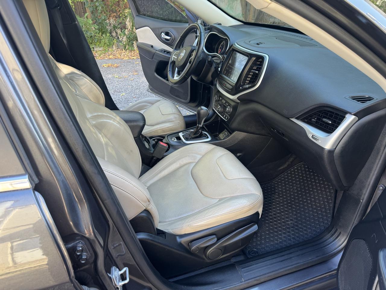 2017 Jeep Cherokee Limited Photo