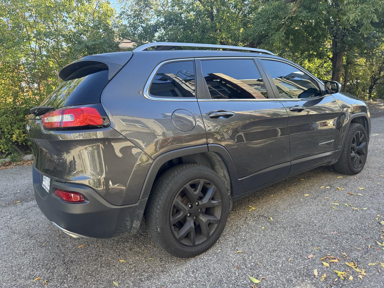 2017 Jeep Cherokee Limited - Photo #6