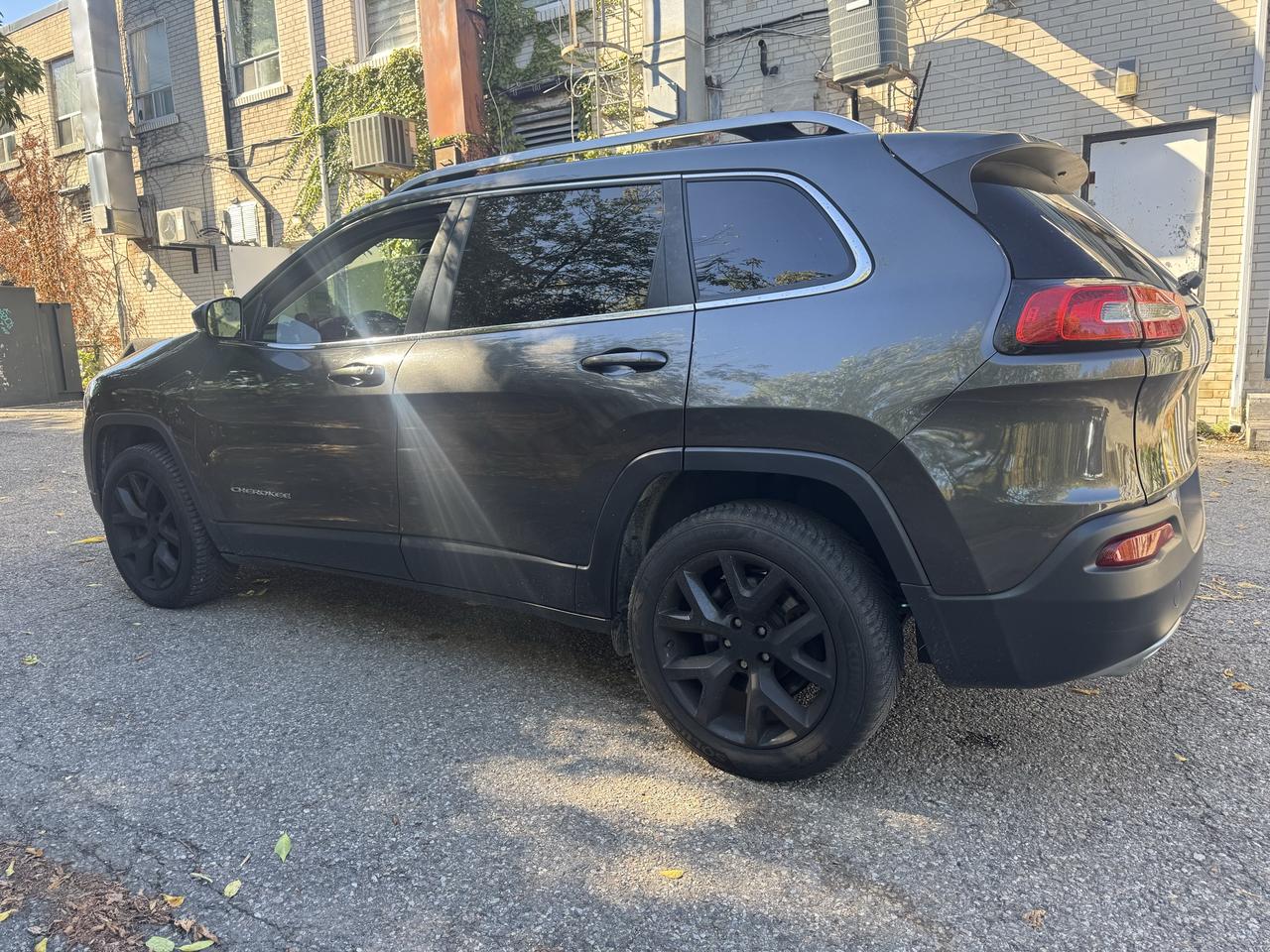 2017 Jeep Cherokee Limited - Photo #5