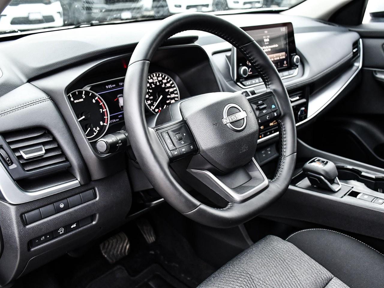 2026 Nissan Rogue AWD SV Moonroof Photo