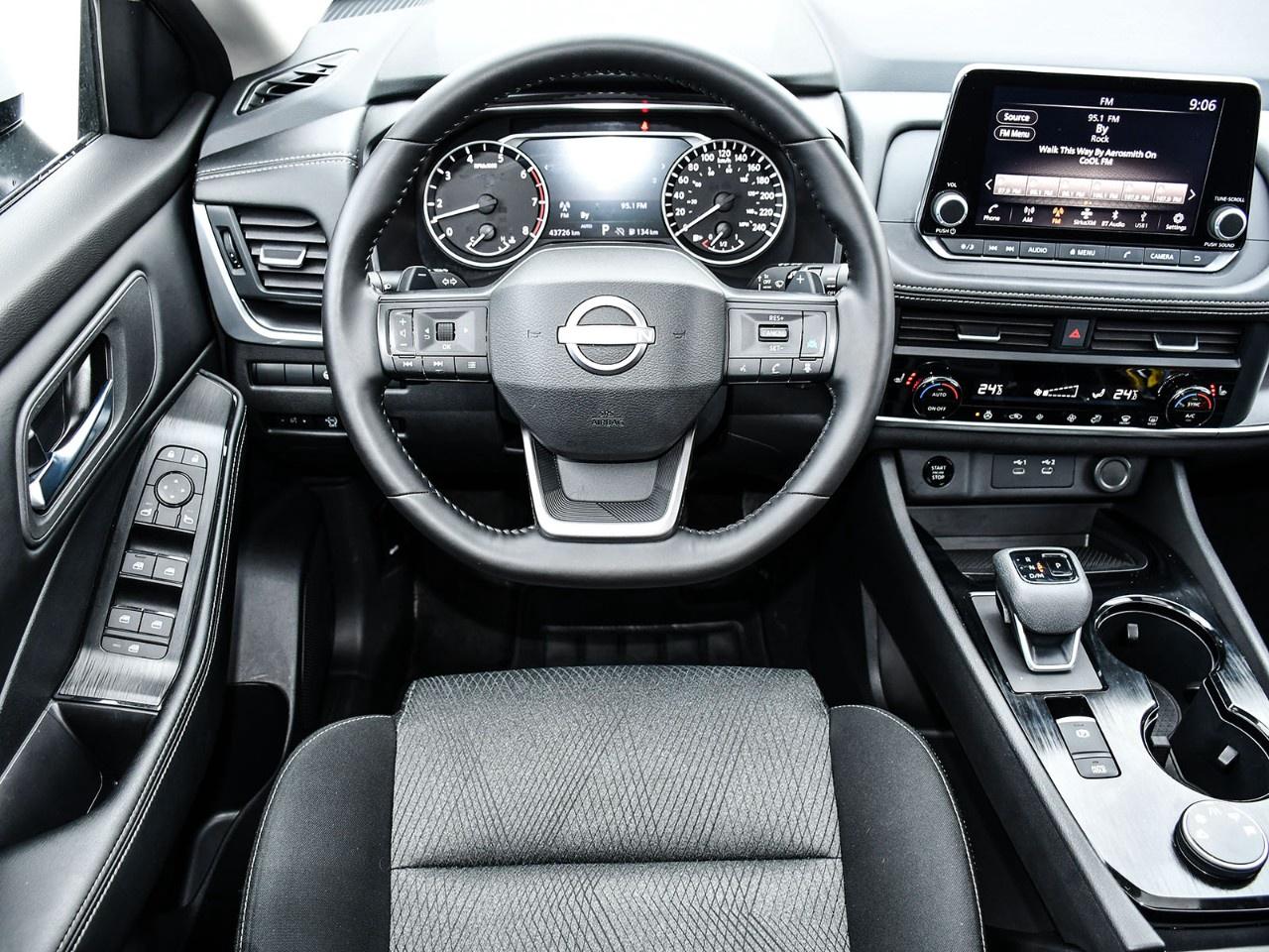 2026 Nissan Rogue AWD SV Moonroof Photo