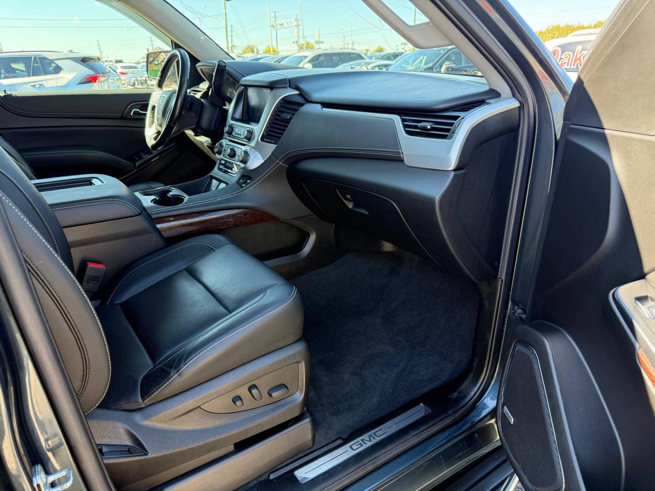 2020 GMC Yukon XL 4WD 4dr SLT-navi -DVD-leather Photo